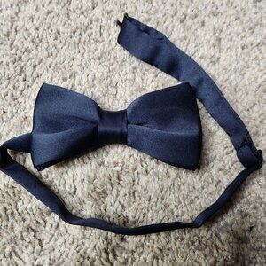 H&M Men's Bowtie One Size Pre-tied Navy Blue